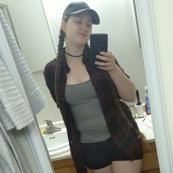 Meet your Posher, Sabrina - Picture 2 of 4